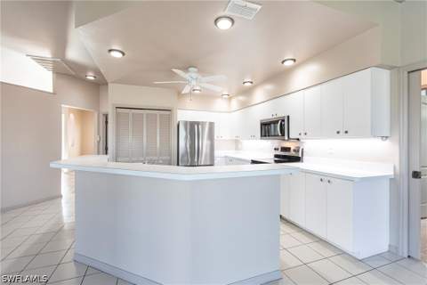 8361 Trentwood Ct, Fort Myers FL - photo 15 of 48