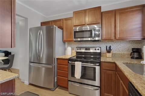 170 Turtle Lake Ct 309, Naples FL - photo 7 of 46
