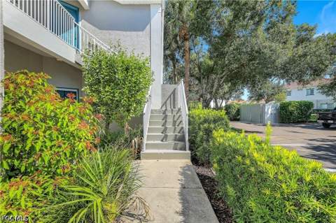12131 Summergate Cir 203, Fort Myers FL - photo 7 of 28