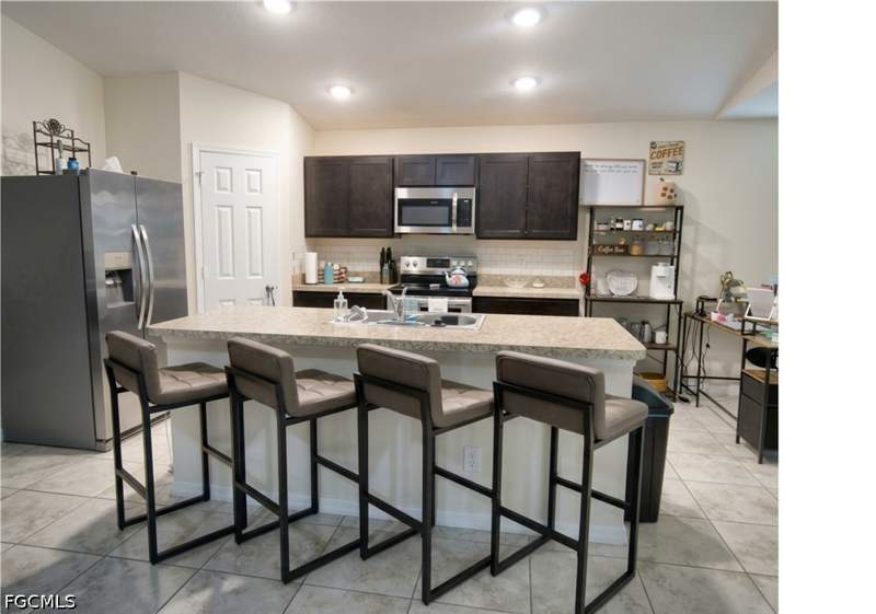 3 bedroom SingleFamilyResidence at 2119 NE 6th Pl, Cape Coral, Cape Coral — photo 4
