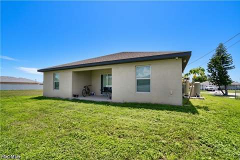 2119 NE 6th Pl, Cape Coral FL - photo 7 of 10