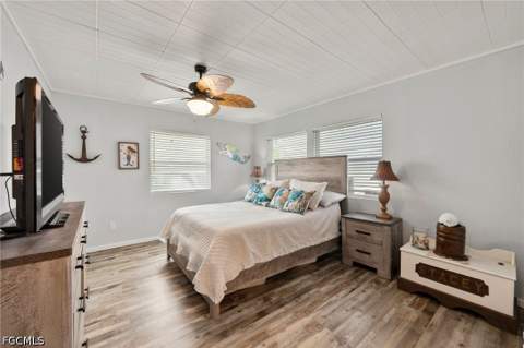 204 Sun Cir, Fort Myers FL - photo 11 of 25