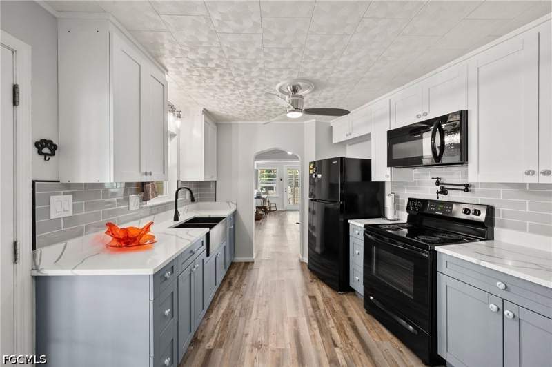 2 bedroom ManufacturedHome at 204 Sun Cir, Orange Harbor Mobile Home Park, Fort Myers — photo 5