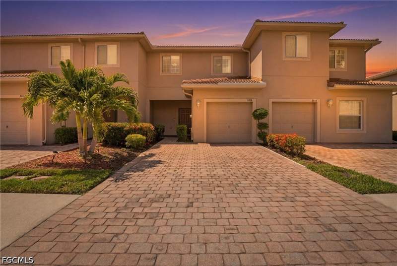 3 bedroom Townhouse at 3818 Clearbrook Ln, Townhomes Of San Simeon, Fort Myers — photo 2