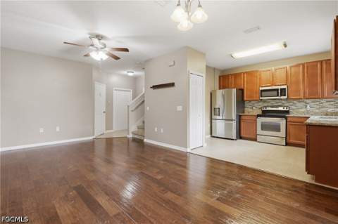 3818 Clearbrook Ln, Fort Myers FL - photo 8 of 47