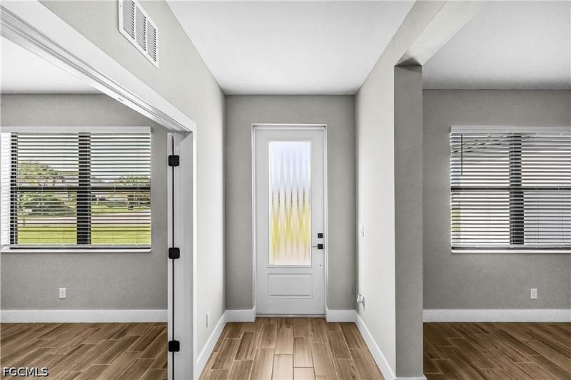 4 bedroom SingleFamilyResidence at 331 Nicholas Pkwy E, Cape Coral, Cape Coral — photo 4
