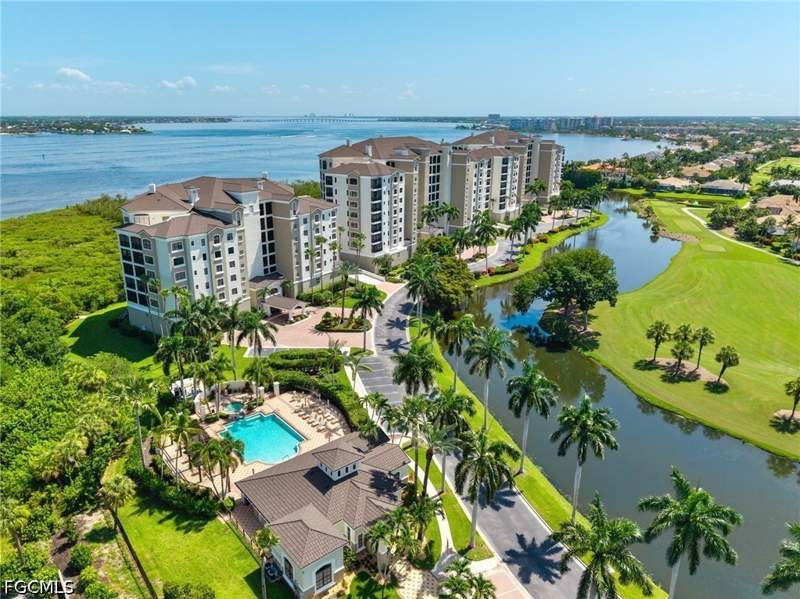 3 bedroom Condominium at 11620 Court Of Palms 202, Palmas Del Sol, Fort Myers — photo 3