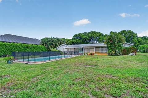 1608 Crayton Rd, Naples FL - photo 10 of 33