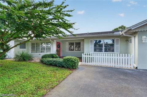 1608 Crayton Rd, Naples FL - photo 8 of 33