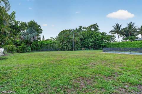 1608 Crayton Rd, Naples FL - photo 9 of 33
