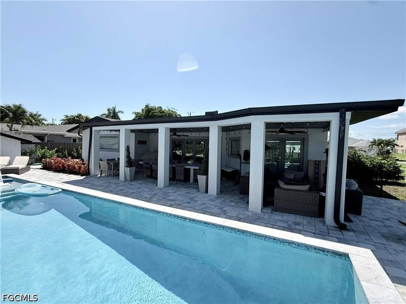 3 bedroom SingleFamilyResidence at 122 E North Shore Ave, North Fort Myers, North Fort Myers — photo 5