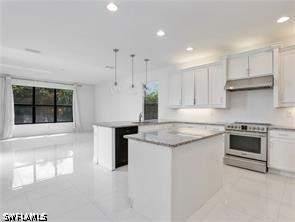 10008 Chesapeake Bay Dr, Fort Myers FL - photo 8 of 44