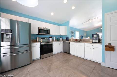 15633 Beachcomber Ave, Fort Myers FL - photo 9 of 20