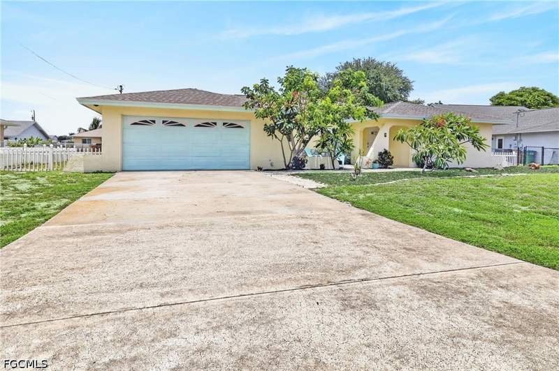 4 bedroom SingleFamilyResidence at 3937 SE 9th Ct, Cape Coral, Cape Coral — photo 3
