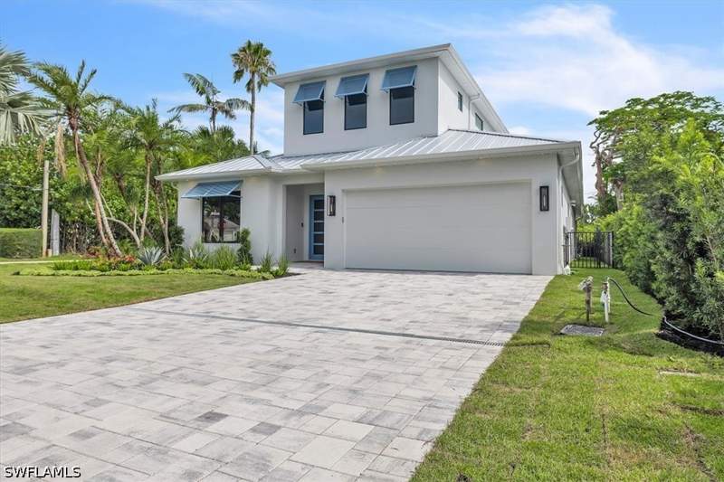 5 bedroom SingleFamilyResidence at 1009 29th Ave N, Tacoma Park, Naples — photo 2