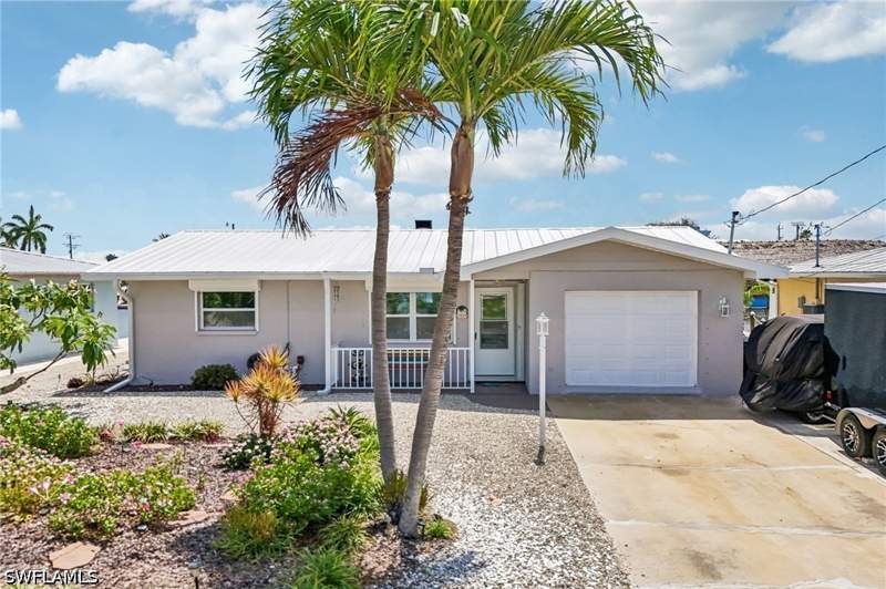 2 bedroom SingleFamilyResidence at 3050 York RD, GULFHAVEN, St James City — photo 1