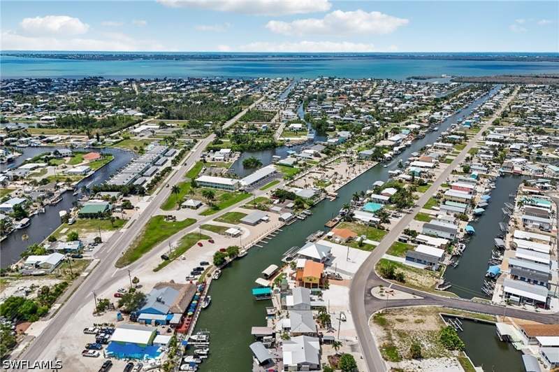 2 bedroom SingleFamilyResidence at 3050 York RD, GULFHAVEN, St James City — photo 3