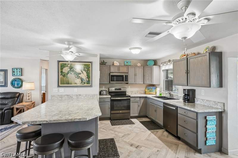 2 bedroom SingleFamilyResidence at 3050 York RD, GULFHAVEN, St James City — photo 4