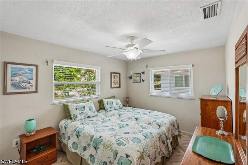 2 bedroom SingleFamilyResidence at 3050 York RD, GULFHAVEN, St James City — photo 5