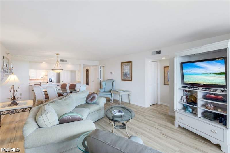 2 bedroom Condominium at 15010 Punta Rassa Rd 108, Punta Rassa, Fort Myers — photo 4