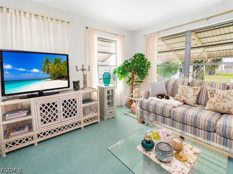 2 bedroom Detached at 2214 Gladiola Dr, Camille Gardens, Lehigh Acres — photo 5