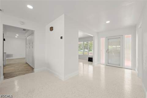 1040 Edgemere Dr, Fort Myers FL - photo 11 of 46