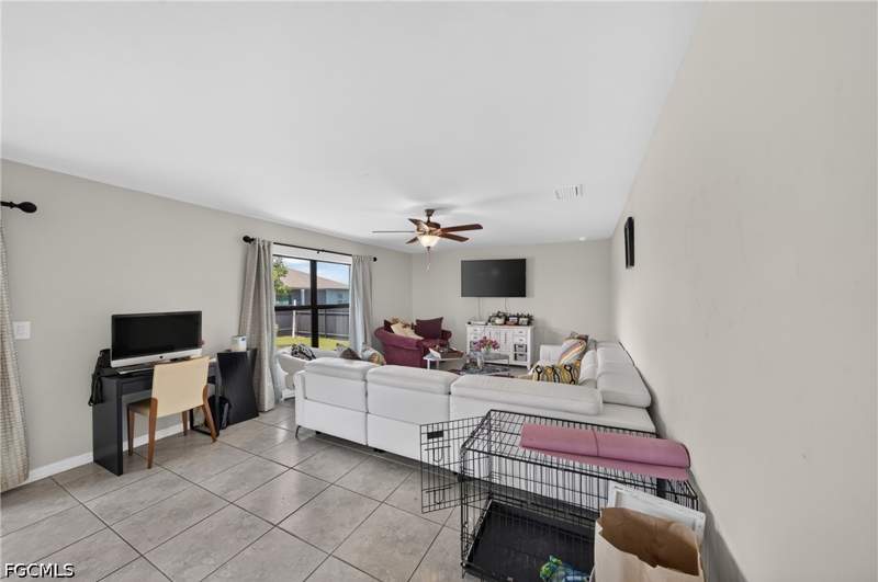 3 bedroom SingleFamilyResidence at 3903 NW 38th St, Cape Coral, Cape Coral — photo 3