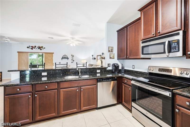 3 bedroom Townhouse at 3916 Cherrybrook Loop, Townhomes Of San Simeon, Fort Myers — photo 4