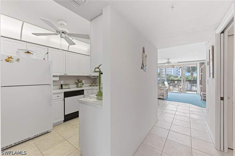 2 bedroom Condominium at 4421 Bay Beach Ln 623, Hibiscus Pointe, Fort Myers Beach — photo 2