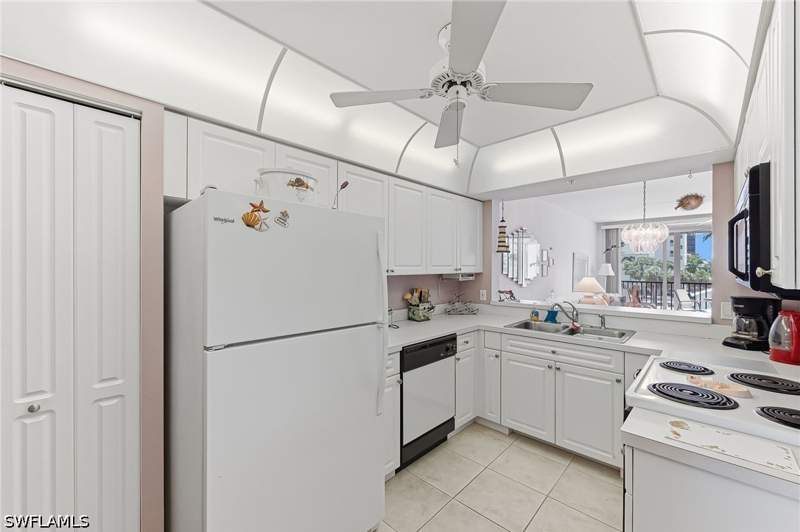 2 bedroom Condominium at 4421 Bay Beach Ln 623, Hibiscus Pointe, Fort Myers Beach — photo 3