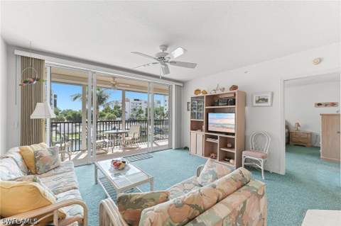 4421 Bay Beach Ln 623, Fort Myers Beach FL - photo 7 of 23