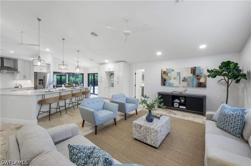 4 bedroom SingleFamilyResidence at 235 Silverado Dr, Valley Oak, Naples — photo 4