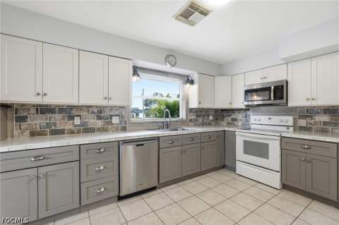 4430 Orange Grove Blvd, North Fort Myers FL - photo 13 of 35