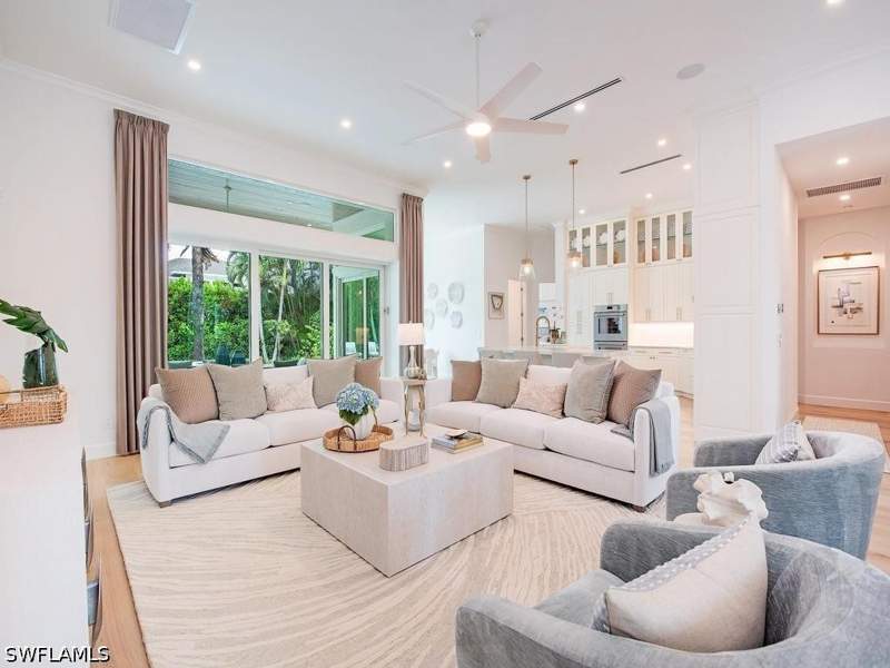 4 bedroom SingleFamilyResidence at 2363 Crayton Rd, Moorings, Naples — photo 2