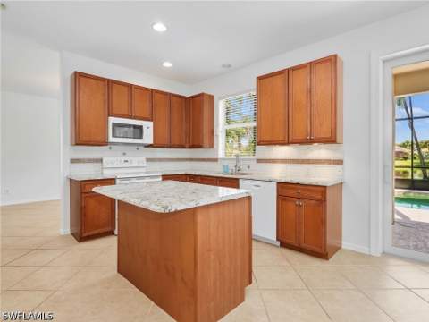 15092 Balmoral Loop, Fort Myers FL - photo 6 of 38