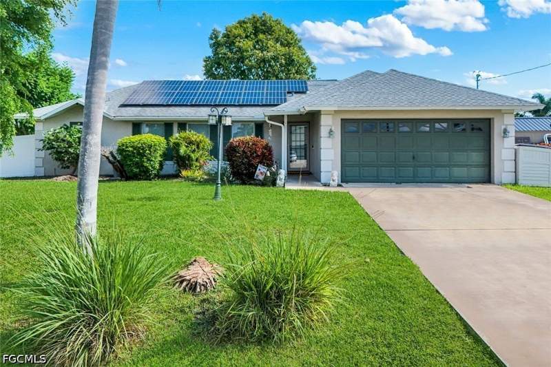 5 bedroom SingleFamilyResidence at 1923 SW 26th Ter, Cape Coral, Cape Coral — photo 2