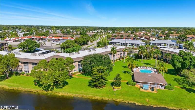 2 bedroom Condominium at 5419 Rattlesnake Hammock Rd 304F, Country Club Manor, Naples — photo 3