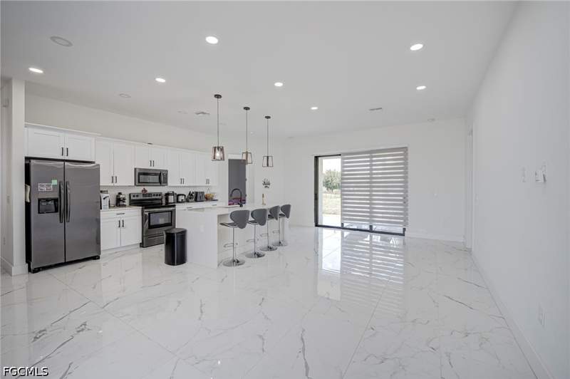 3 bedroom SingleFamilyResidence at 7834 14th Pl, Labelle, Labelle — photo 3