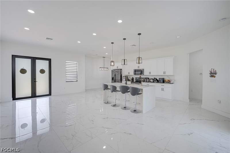 3 bedroom SingleFamilyResidence at 7834 14th Pl, Labelle, Labelle — photo 4
