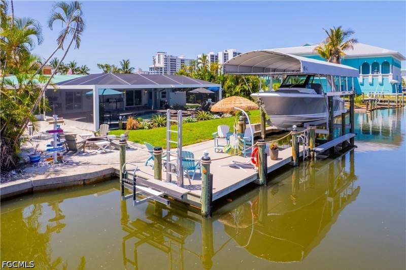 3 bedroom SingleFamilyResidence at 131 Egret St, Santini Cross Unrec, Fort Myers Beach — photo 2