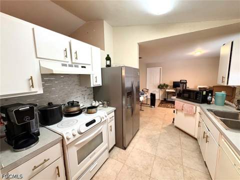 1326 NE 1st Ave, Cape Coral FL - photo 10 of 21
