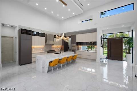 390 3rd St NW, Naples FL - photo 13 of 35