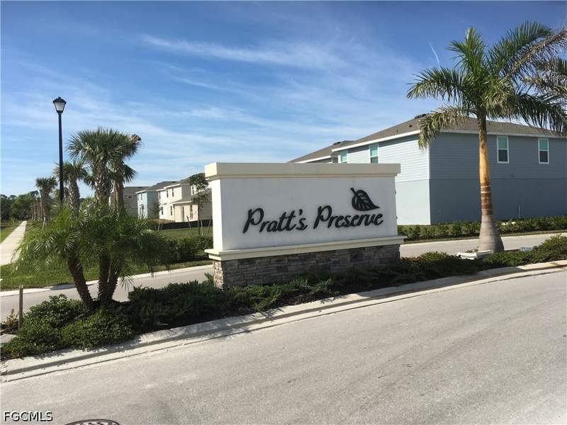 5 bedroom SingleFamilyResidence at 12134 Monterey Pine LN, PRATTS PRESERVE, Fort Myers — photo 4