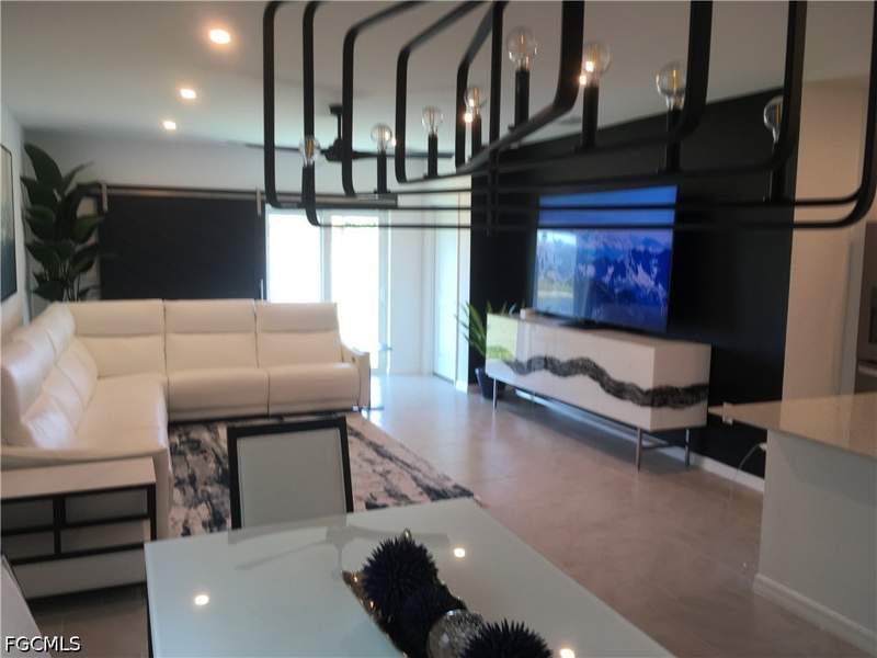 5 bedroom SingleFamilyResidence at 12134 Monterey Pine LN, PRATTS PRESERVE, Fort Myers — photo 5