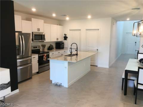 12134 Monterey Pine LN, Fort Myers FL - photo 6 of 23