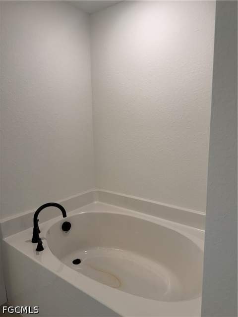 486 Willowbrook Dr, Lehigh Acres FL - photo 6 of 26