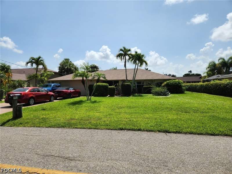 3 bedroom SingleFamilyResidence at 250 Alameda Ave, Morse Shores, Fort Myers — photo 2
