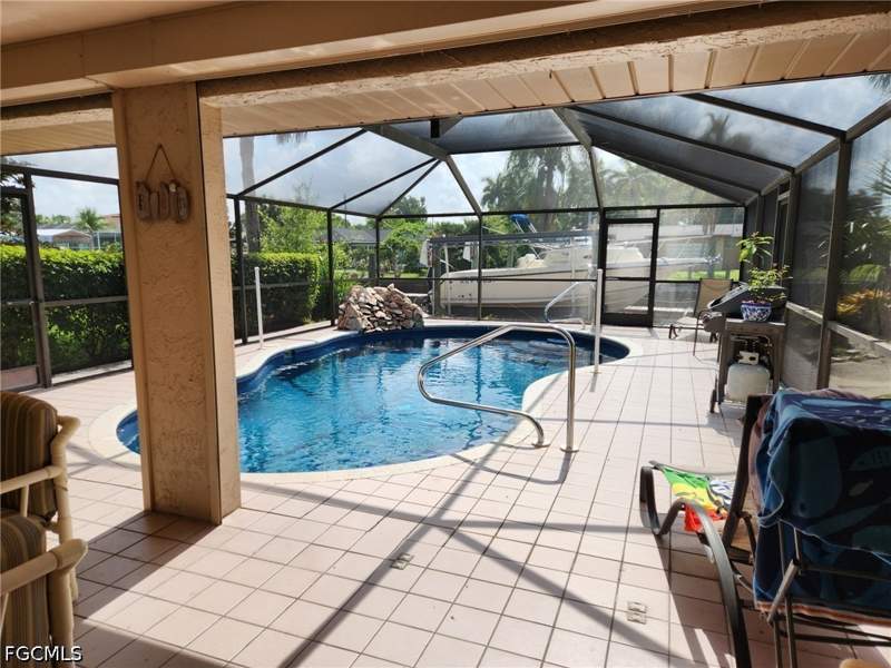 3 bedroom SingleFamilyResidence at 250 Alameda Ave, Morse Shores, Fort Myers — photo 3