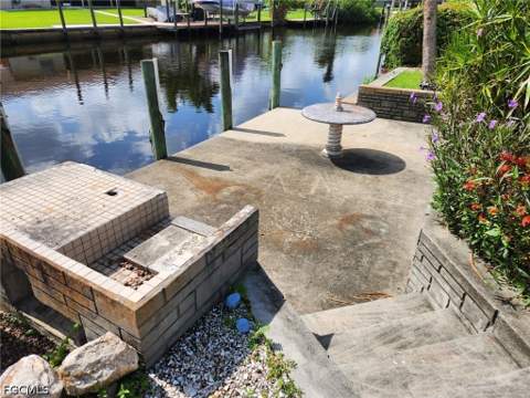 250 Alameda Ave, Fort Myers FL - photo 6 of 22