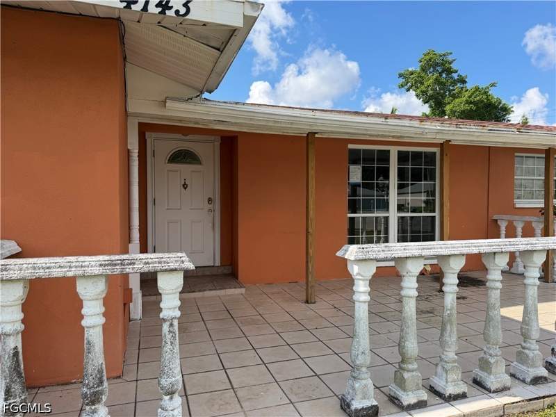 3 bedroom SingleFamilyResidence at 4143 Country Club Blvd, Cape Coral, Cape Coral — photo 2